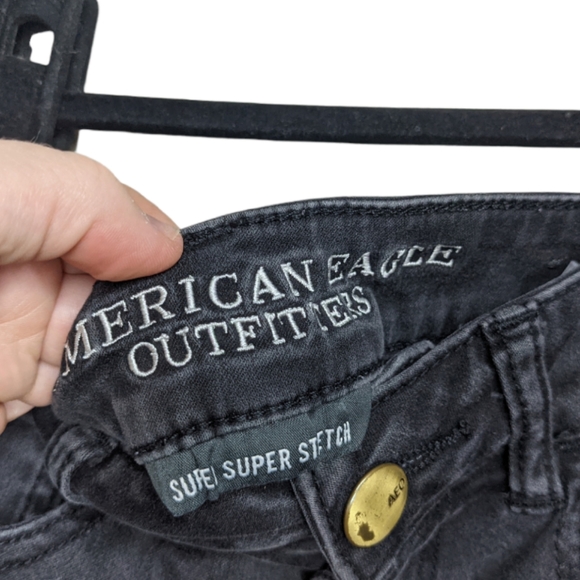 American Eagle Super Super Stretch High Waist Black Jean Shorties Size 8 🖤 - Picture 5 of 11